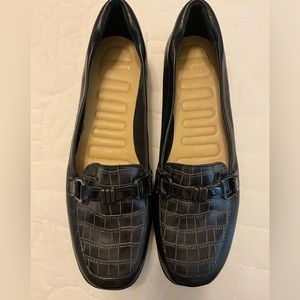 Easy Spirit Loafers
